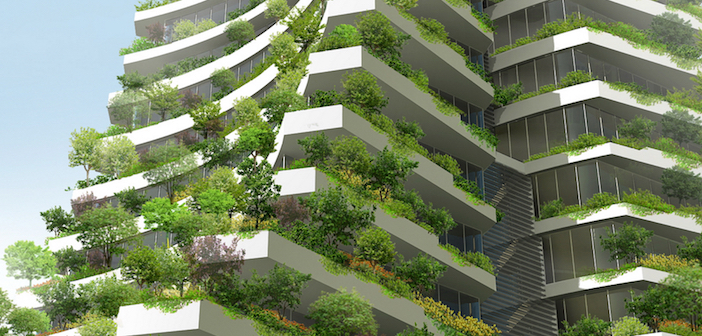 Edifici con balconi verdi